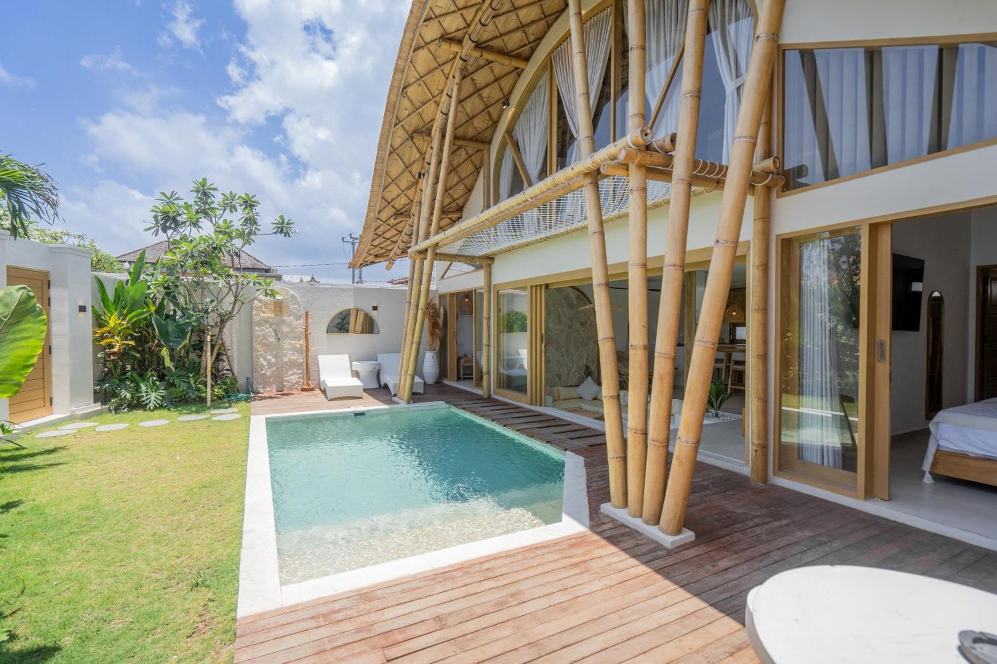Villa Sunset Bamboo - 3Br Villa In Kerobokan Exteriér fotografie